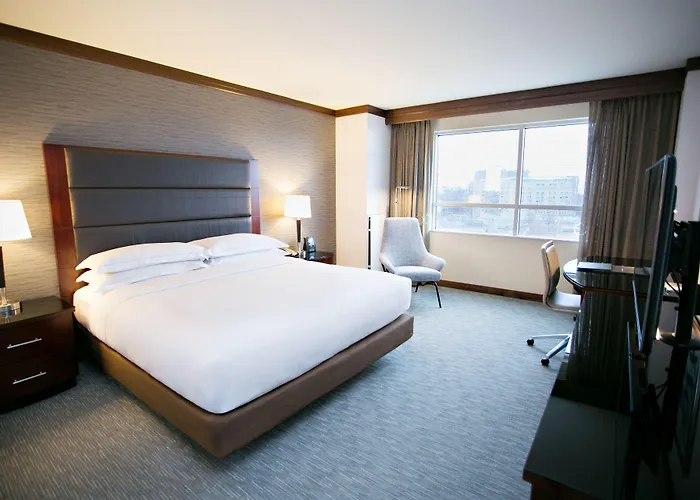 Hilton Minneapolis Hotel 4*