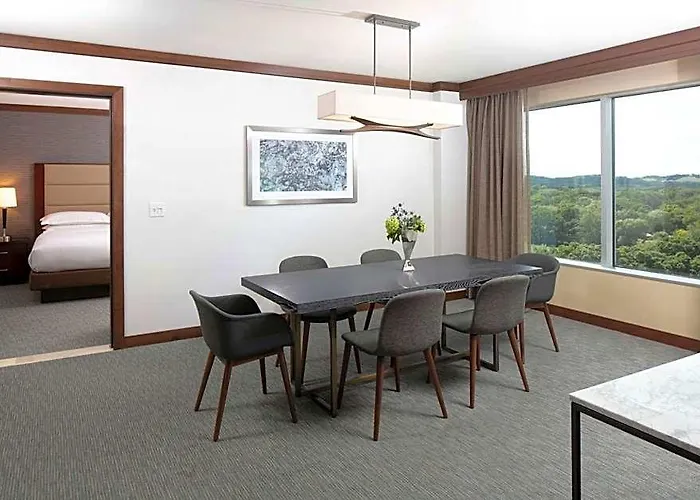 Hotel Hilton Minneapolis 4*