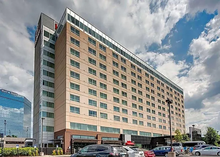 Hilton Minneapolis Hotel 4*