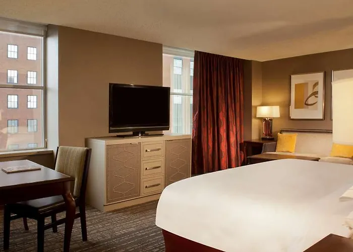 Hilton Minneapolis 4*